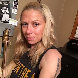 Meet your Posher, Casey